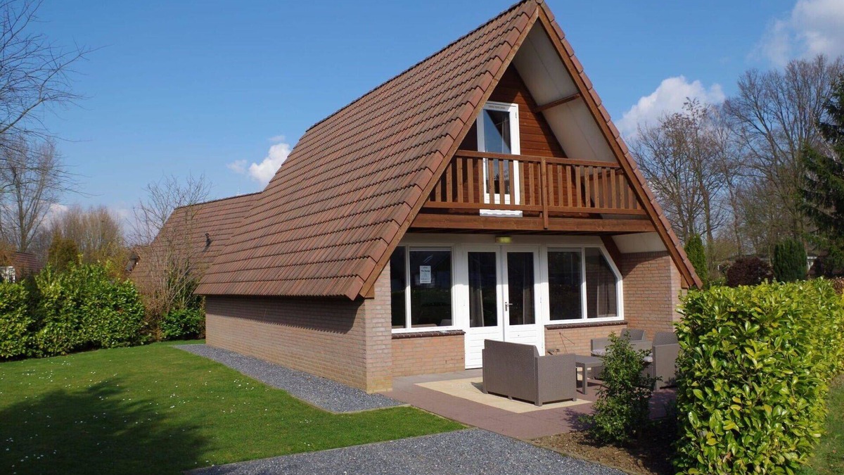 Susteren House | Beautiful private villa for 6 people with WIFI, pool, TV, terrace and parking