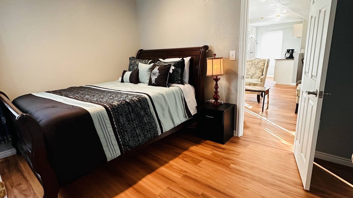 Centennial House | Beautiful, Private Walk-out Basement in Centennial