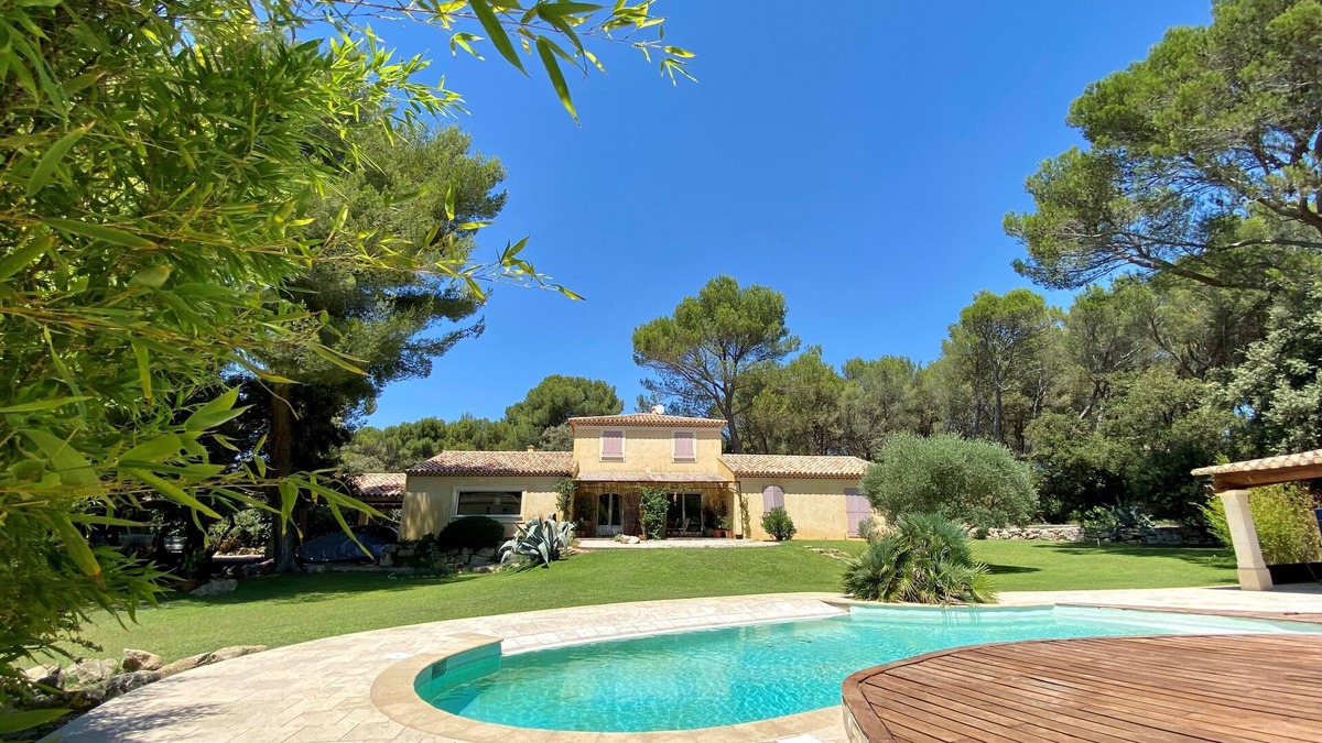 Pelissanne House | Beautiful property in quiet location