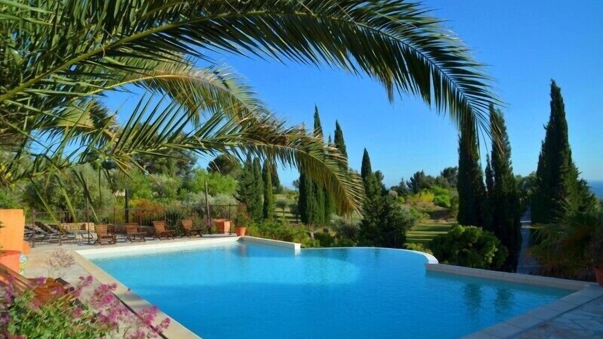 Ceyreste House | Beautiful Provencal house, 100m². Magnificent sea view, Swimming pool, Spa, Golf