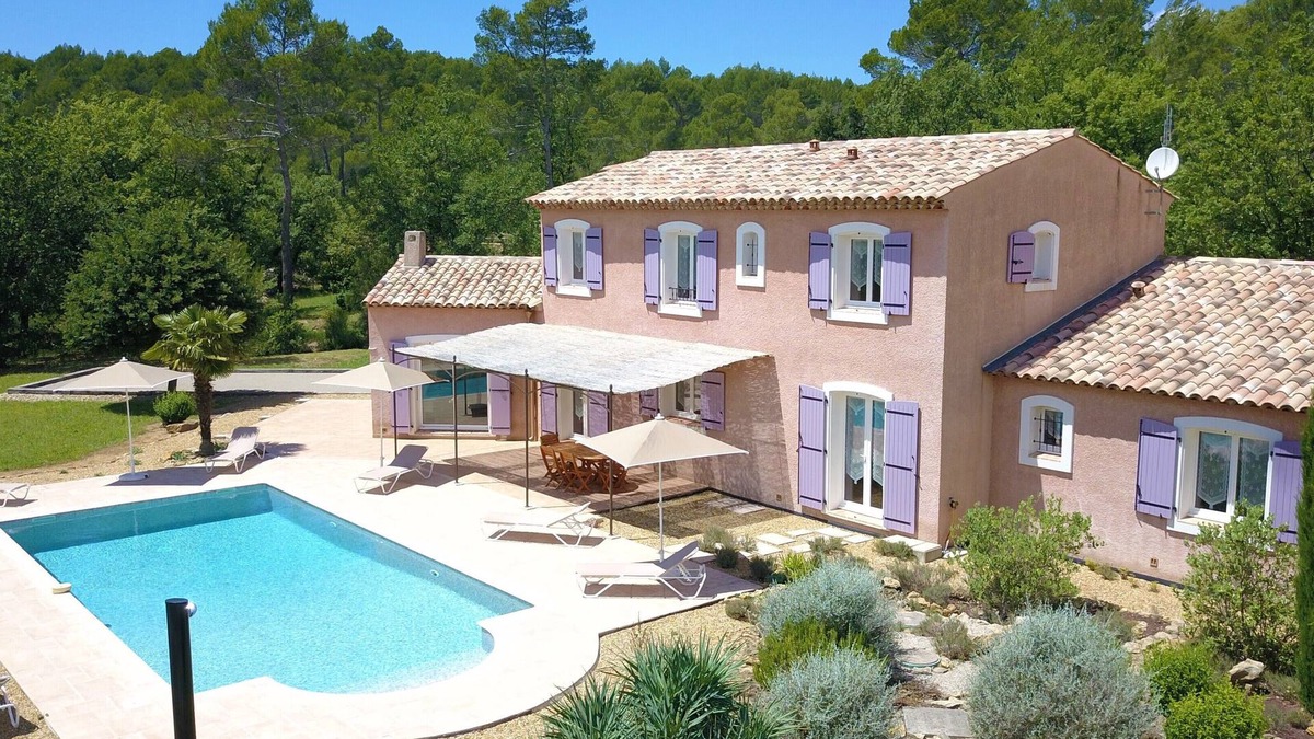Flayosc Villa | Beautiful Provencal style holiday home, with pool, for 4 to 10 people