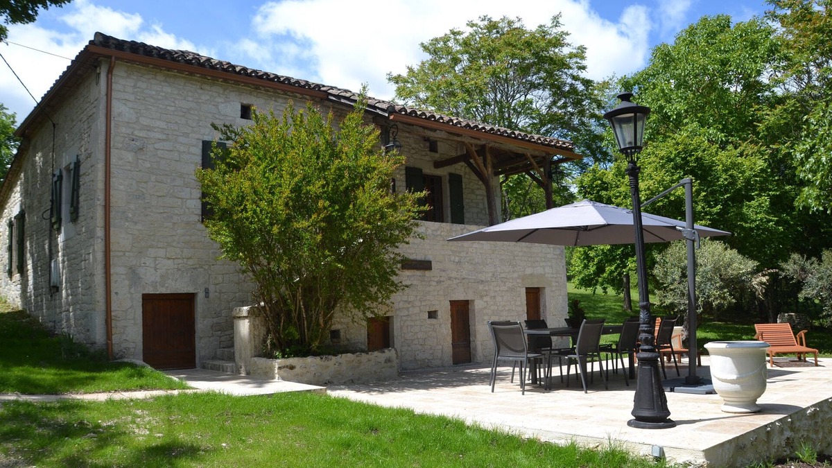 Sainte-Croix House | Beautiful Quercy house with swimming pool and large garden, 5mn from Montcuq