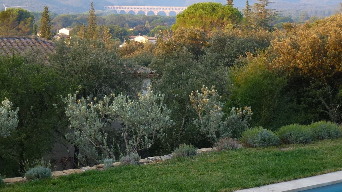 Castillon-du-Gard House | Beautiful, quiet apartment with magnificent view of the Pont du Gard