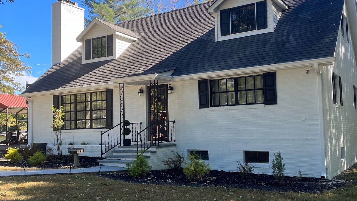 Oneida Cottage | Beautiful quiet retreat near Oneida, Big South Fork, and ATV trails!