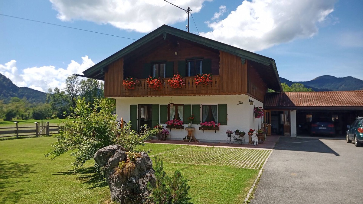 Jachenau Condo | Beautiful quiet vacation apartment in the mountains and recognized resort of Jachenau