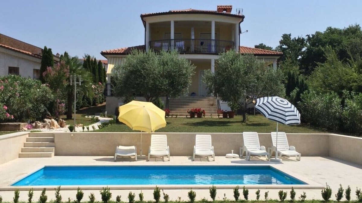 Kukci Apartment | Beautiful, quietly situated vacation home with three apartments and pool