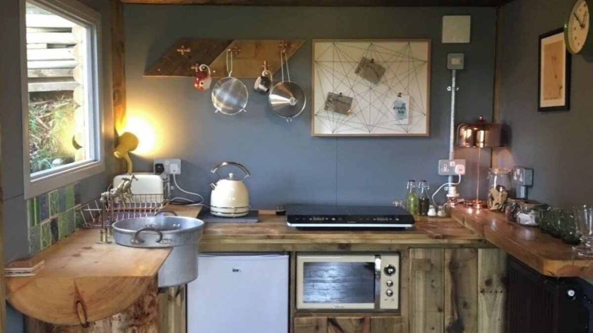 Llandegla House | Beautiful quirky log cabin situated at the foot of Llandegla Forest