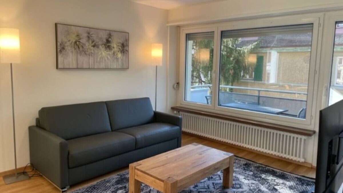 Hirslanden Apartment | Beautiful, quite and very central 2BR flat (Sky6)
