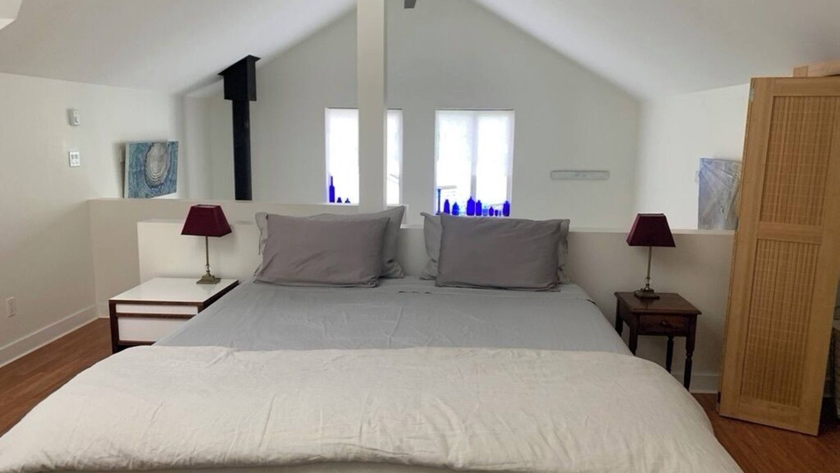 Salt Spring Island House | Beautiful rural getaway with private suite full kitchen, wifi and sauna.