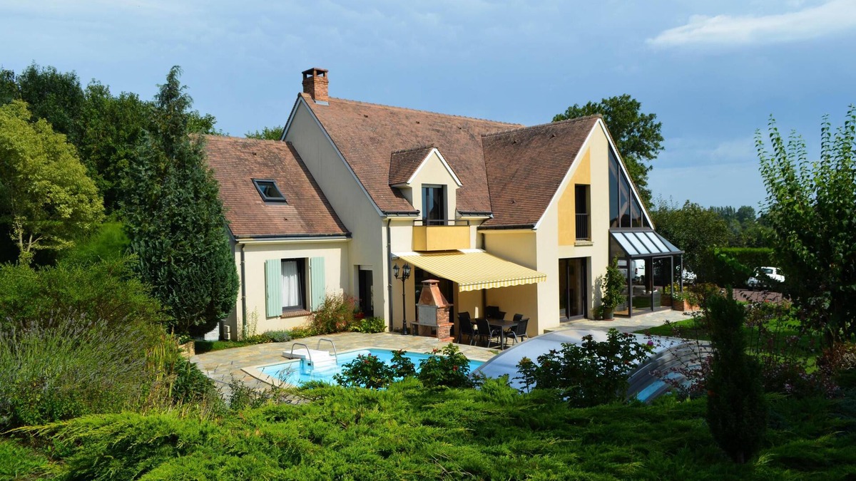 Fresnay-sur-Sarthe House | Beautiful residence in the heart of the Alpes Mancelles, swimming pool, sauna and 4 bedrooms