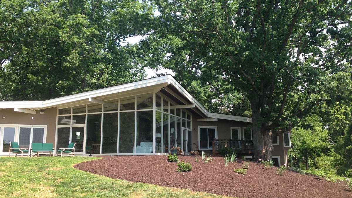 Charlottesville House | Beautiful, Relaxing Getaway for Family and Friends