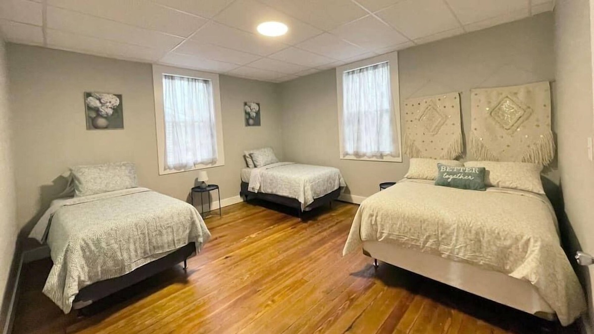 Franklin House | Beautiful Remodel in Franklin, 2bd/2 Full Baths!