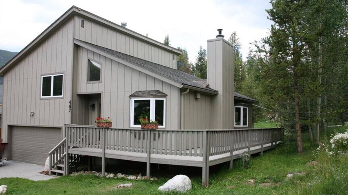 Summit Cove House | Beautiful Remodel retreat in forest, minutes to Keystone and Breckenridge