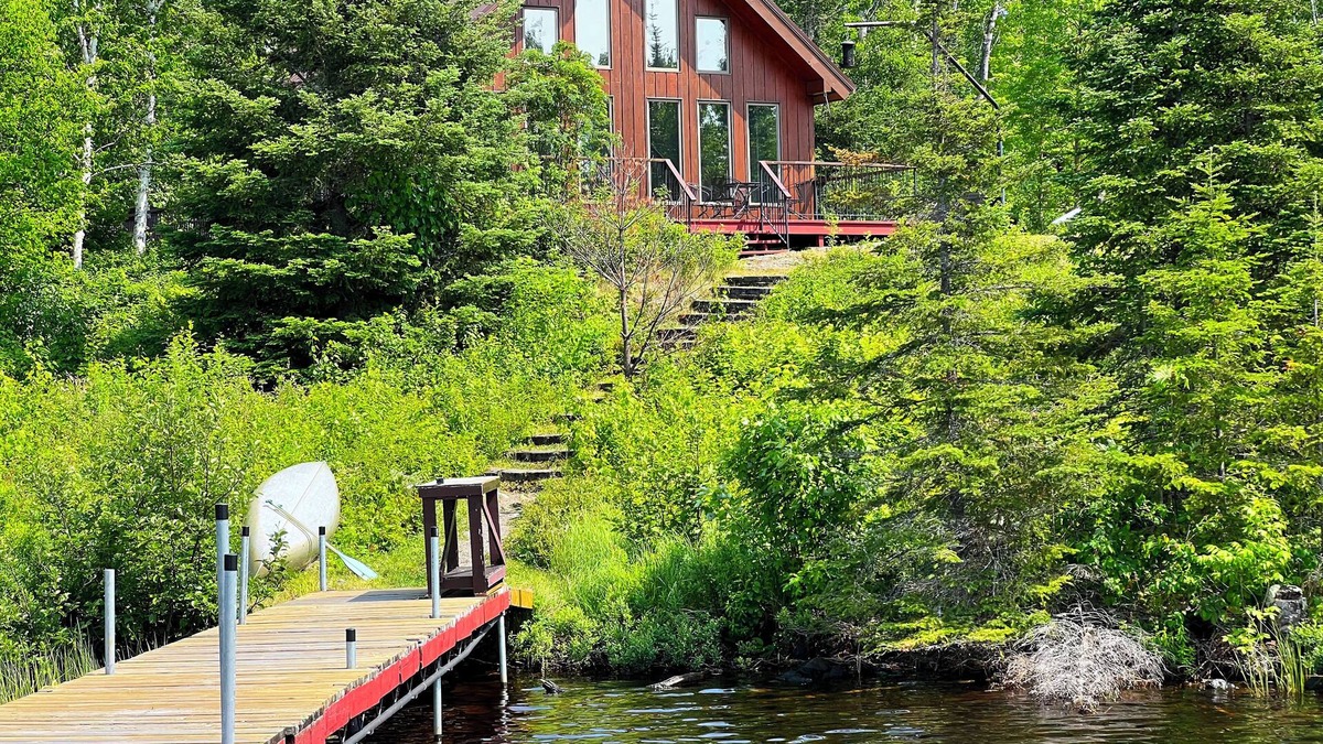 Ely Cabin | Beautiful, Remote Cabin 9 Miles From Ely, Wildlife Galore, Starlink & Dock!