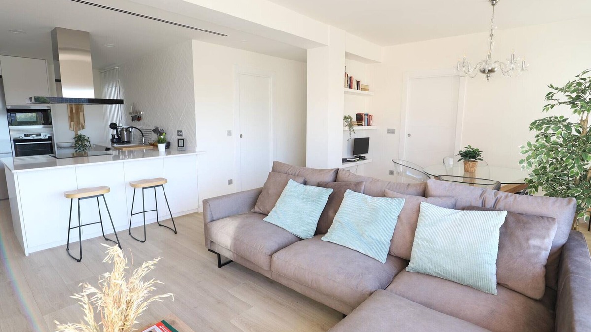 Port de Sagunt Apartment | Beautiful renovated apartment in Puerto de Sagunto, 3 bedrooms, air conditioning, near beach