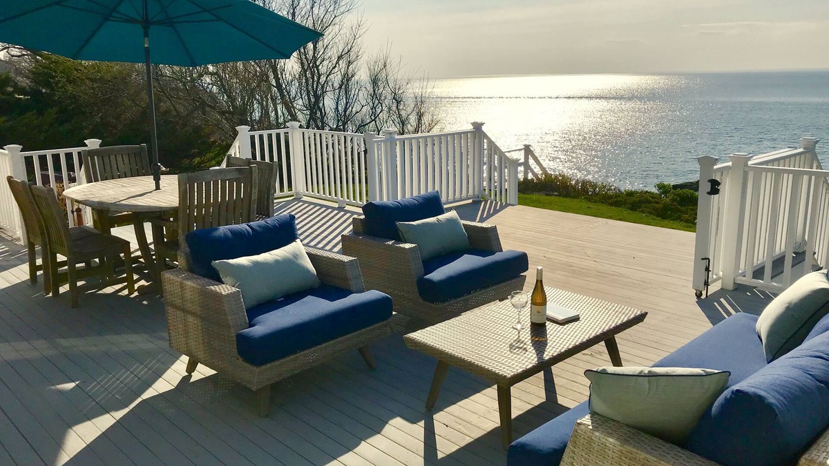 Greenport West House | Beautiful Renovated Beachfront Home