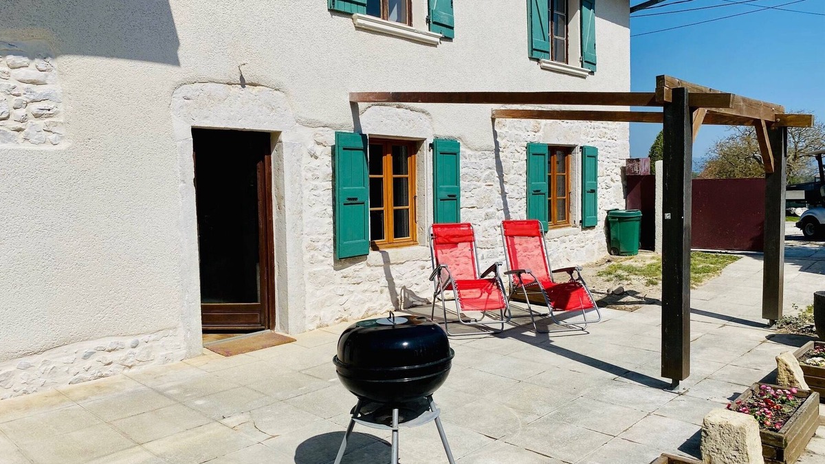 Vignieu House | Beautiful renovated old country house with land 3000 m2