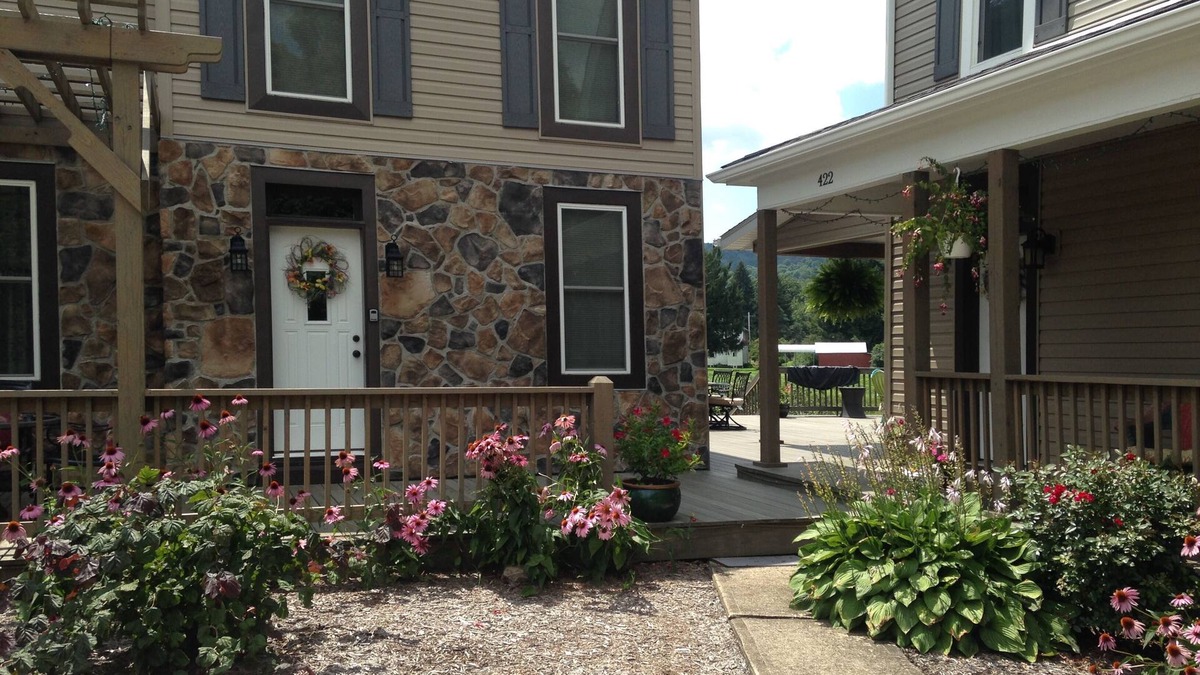 Confluence House | Beautiful rental, with a spectacular view of the confluence of three rivers.