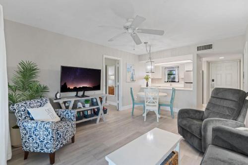 Park Shore House | Beautiful Resort and Sunset Views