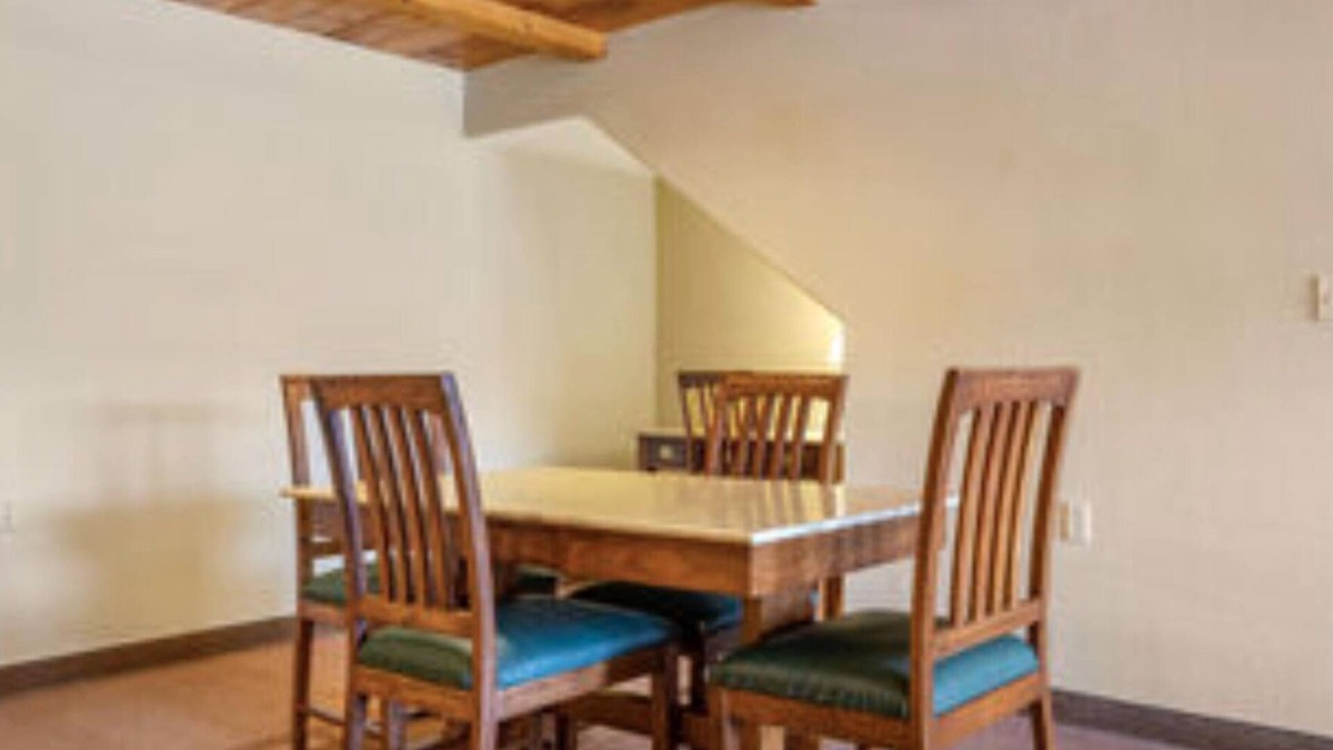 Mount Sunapee Resort | Beautiful resort in the heart of Mount Sunapee steps from the mountain.