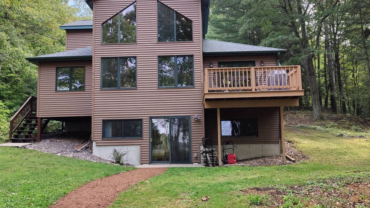 New Auburn Cabin | Beautiful retreat on Lower Long Lake, privacy and waterfront!