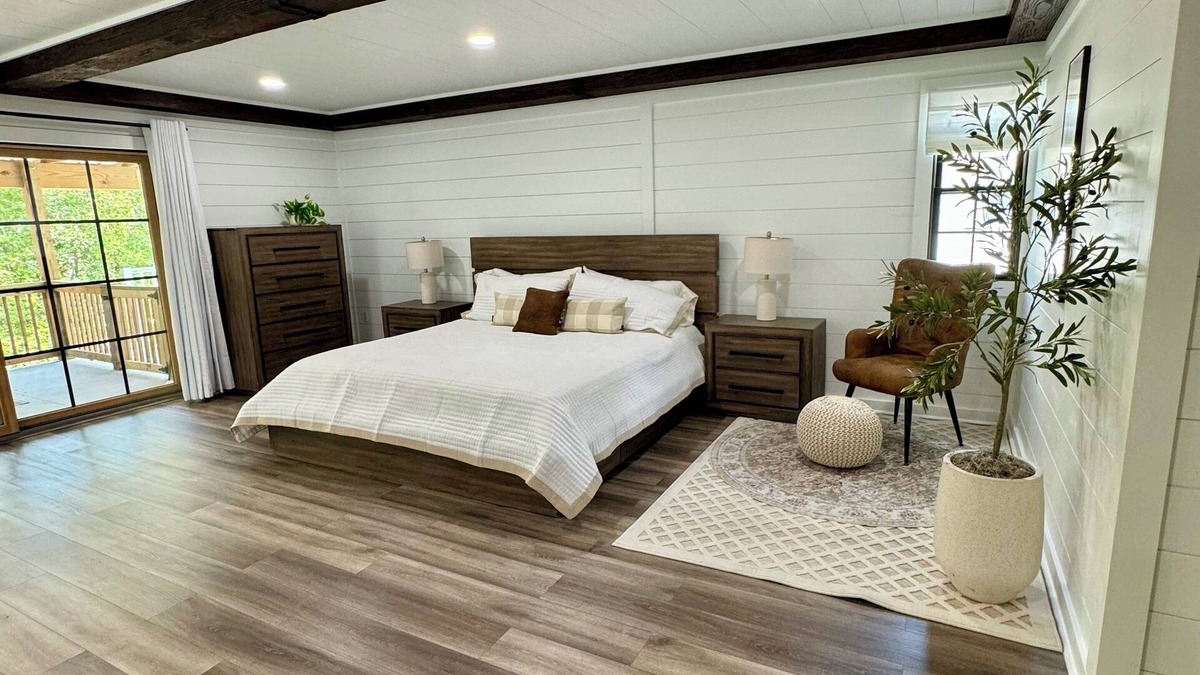 Branford Apartment | Beautiful river front studio with dock and adjacent boat ramp