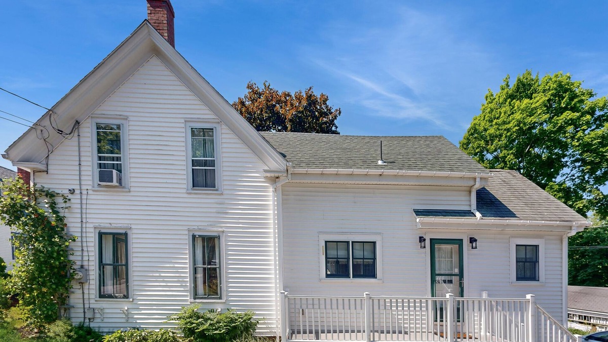 Wiscasset House | Beautiful River-View Retreat | Home Office | Walk 5 MInutes to Main Street