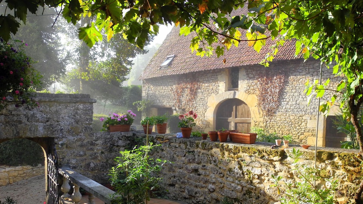 Grolejac House | Beautiful, romantic stone house in over 400 year old domaine
