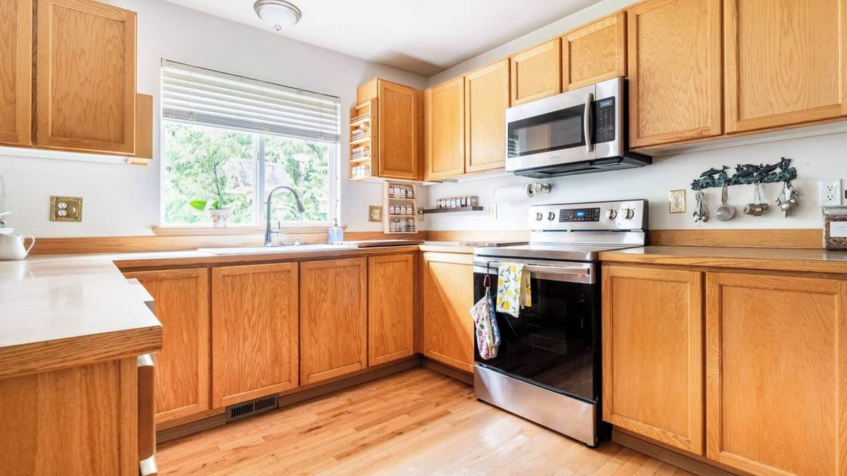 Holly House | BEAUTIFUL ROOM FOREST VIEW