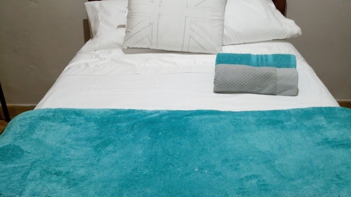Historic Centre Bed & Breakfast | Beautiful room in La Esperanza, San José, Centro + breakfast included.