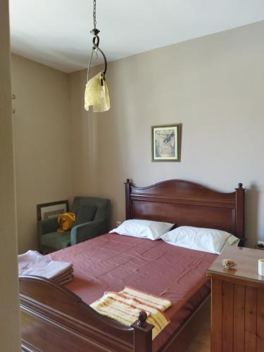 Irakleio House | Beautiful room in Neo Iraklio only women