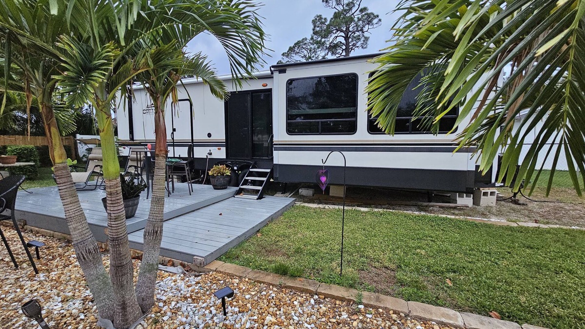 Port Orange House | Beautiful RV in resort like setting.