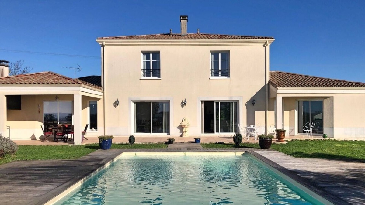 Belves-de-Castillon Villa | BEAUTIFUL STANDING VILLA with swimming pool near Saint-Emilion