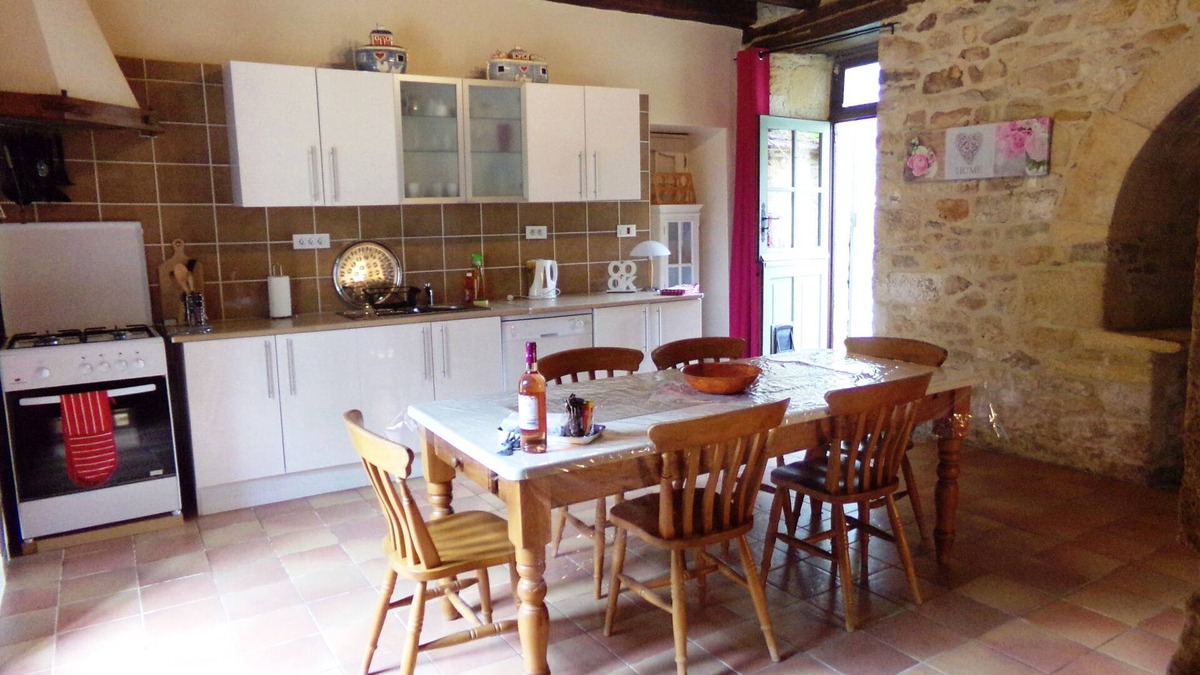 Nadaillac-de-Rouge House | Beautiful stone cottage with large kitchen close Rocamadour/Sarlat heated pool