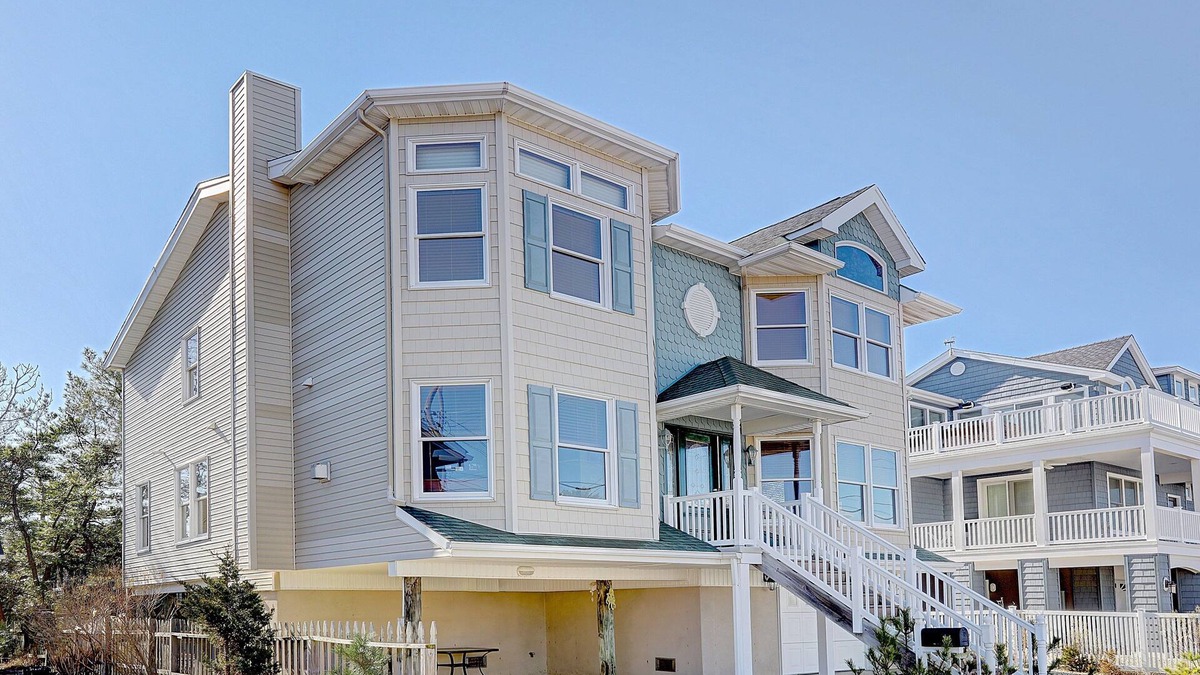 Beach Haven Terrace House | Beautiful Shore Getaway! Walk To Beach And Restaurants In Minutes!