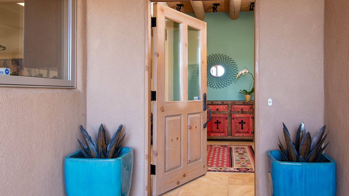 Santa Fe House | Beautiful Santa Fe Home ~ Breathtaking Views and Sunsets ~ 3.5 miles to plaza