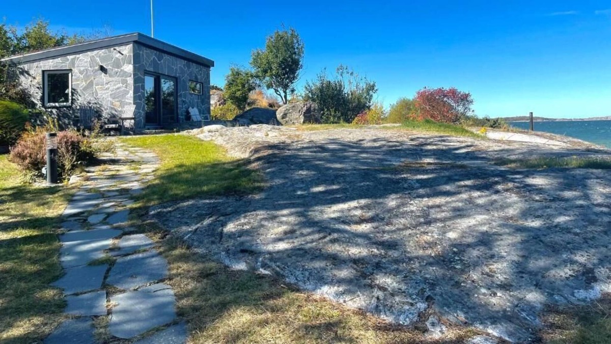 Torslanda House | Beautiful small house with a sea view, best for rest and a cozy stay.