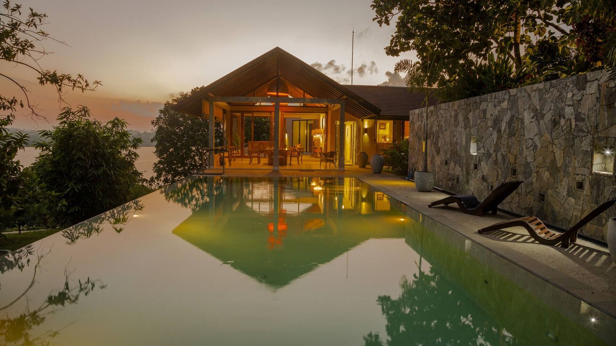 Koggala House | Beautiful Sea Heart House on Koggala Lake, Sri Lanka.