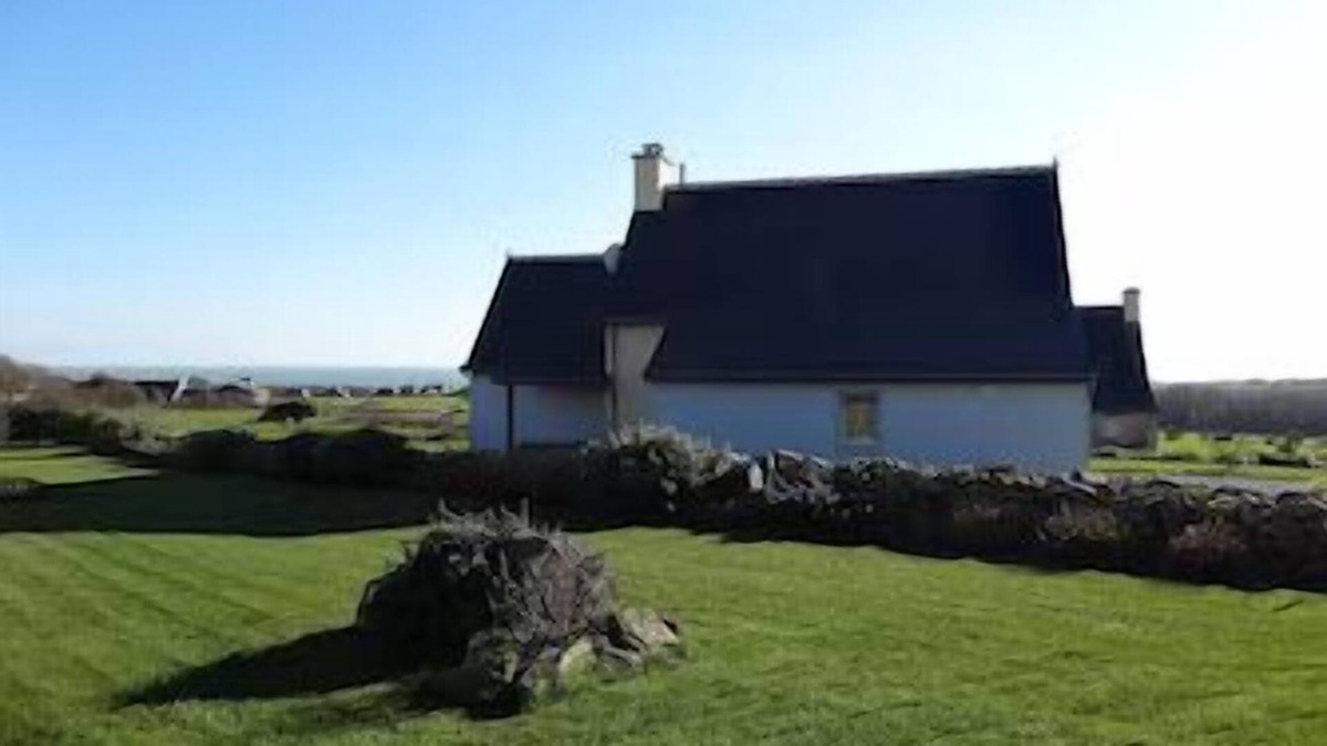 Primelin House | BEAUTIFUL SEA VIEW HOUSE. CLOSE TO THE BEACH and coastal paths