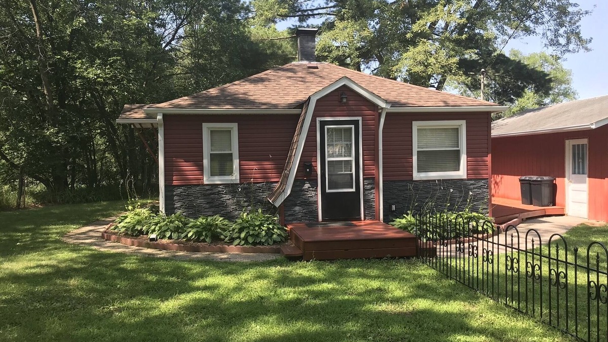 Wisconsin Dells House | Beautiful, secluded cottage, a few miles from the Dells