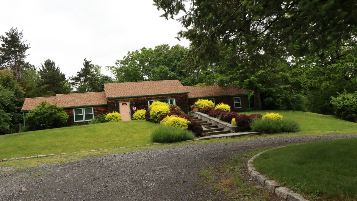 Mountainville Cottage | Beautiful, Secluded, Country Cottage, With 30x60 In-Ground Pool.