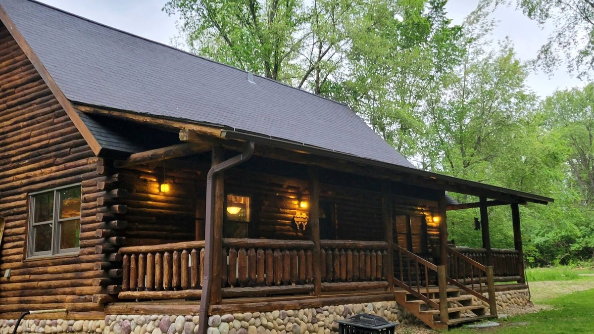 Putnam Cabin | Beautiful & Secluded Cabin by Lake Thunderbird