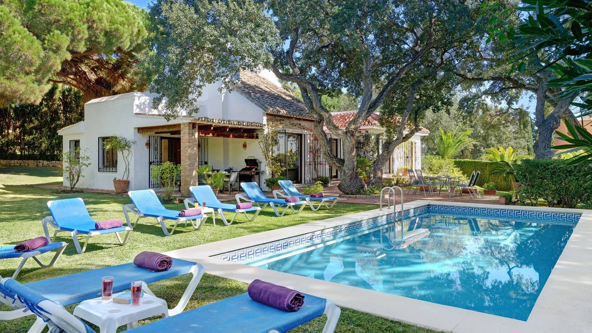Urbanizacion Hacienda las Chapas Villa | Beautiful secluded house with private pool and garden