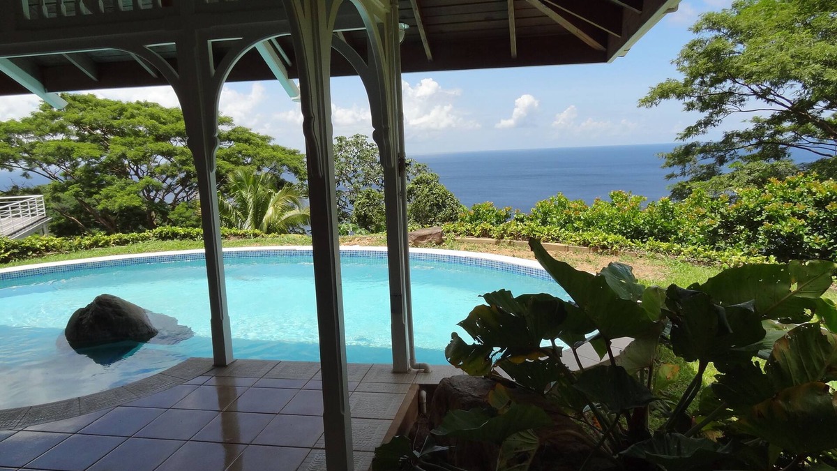 Concordia Cottage | Beautiful, secluded, open plan cottage with spectacular sea views