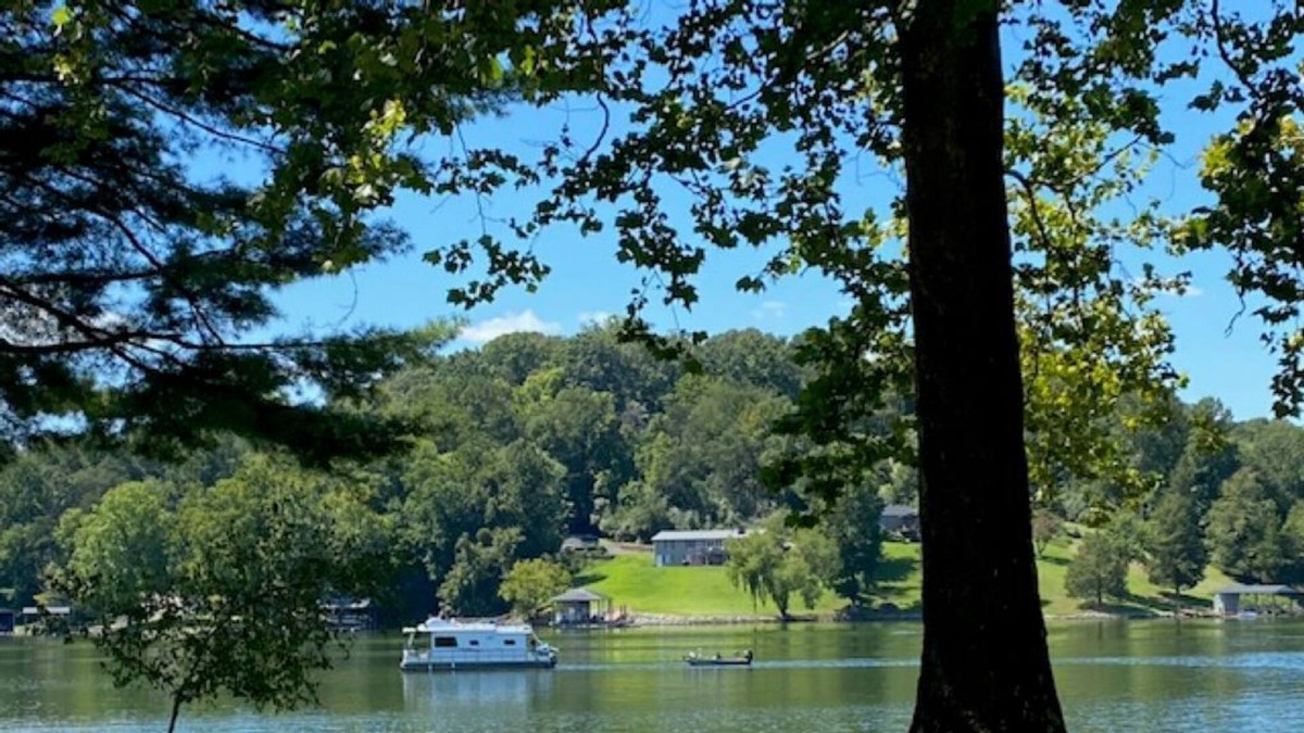 Goodview House | Beautiful Secluded Point w500 ft of Waterfront on Main Channel with Cove to Swim