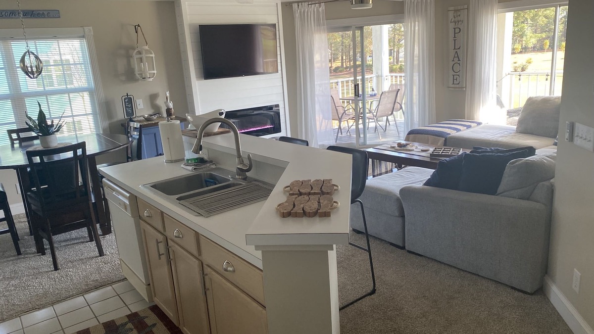 Calabash Condo | Beautiful Second Floor 2-Bedroom Two-Bath Condo With Water and Golf Views