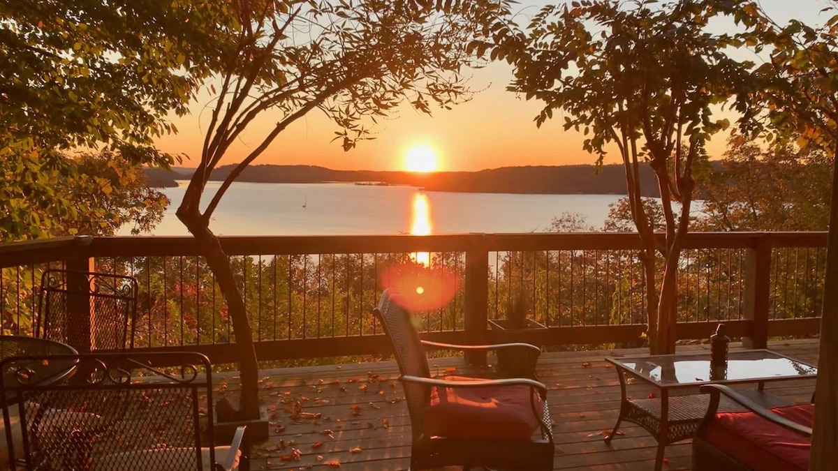 Sylvan Shores House | Beautiful Setting, Amazing Sunsets, Spectacular Lake View, Lakefront Property