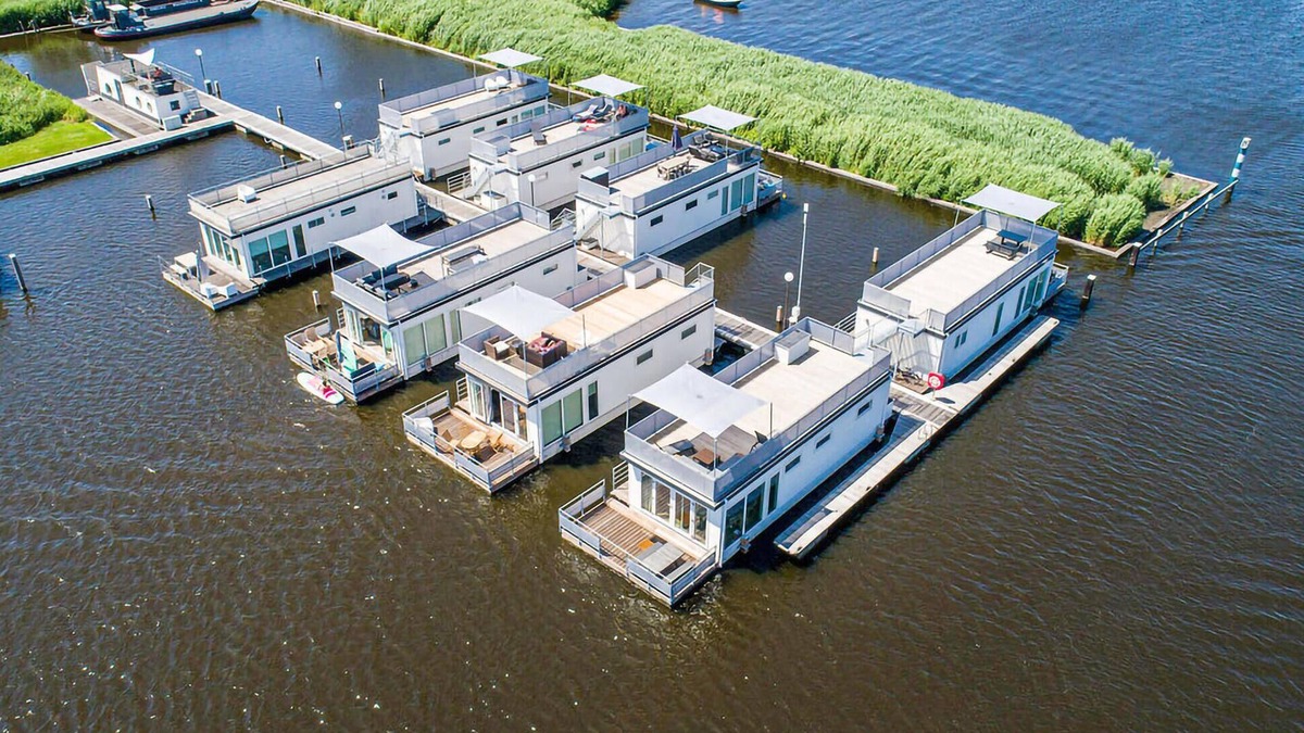Municipality of Aalsmeer Boat Rental | Beautiful ship in Aalsmeer