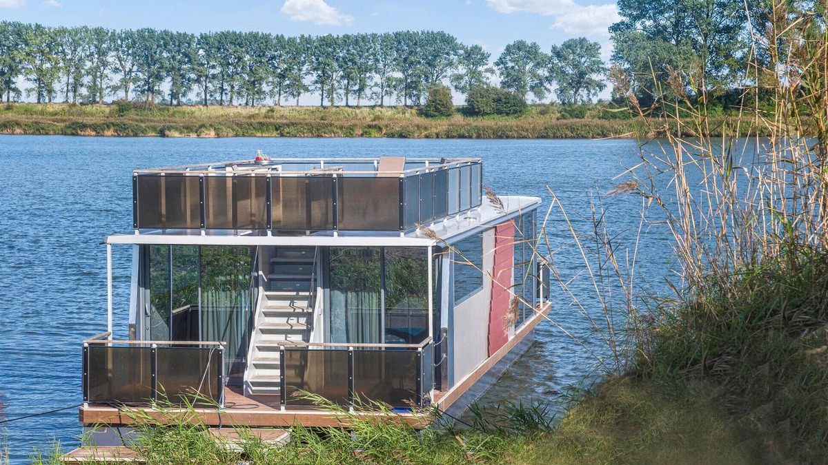 Cedry Wielkie Boat Rental | Beautiful ship in Blotnik with WiFi