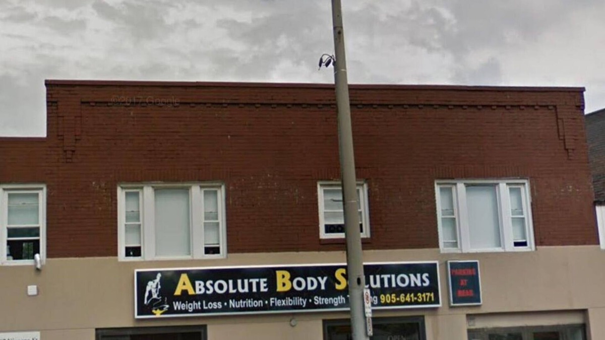 St. Catharines House | Beautiful Single Bedroom Near Downtown | Free Parking